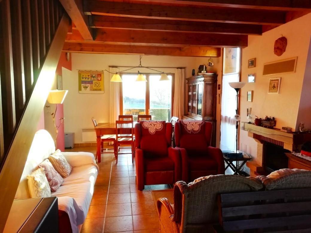Casa Adosada Para Familias En Santa Leocadia Sainte-Léocadie المظهر الخارجي الصورة