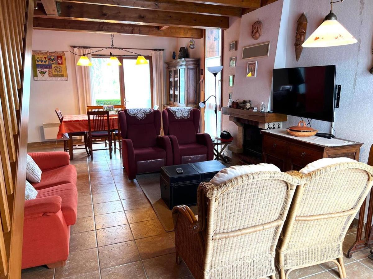 Casa Adosada Para Familias En Santa Leocadia Sainte-Léocadie المظهر الخارجي الصورة
