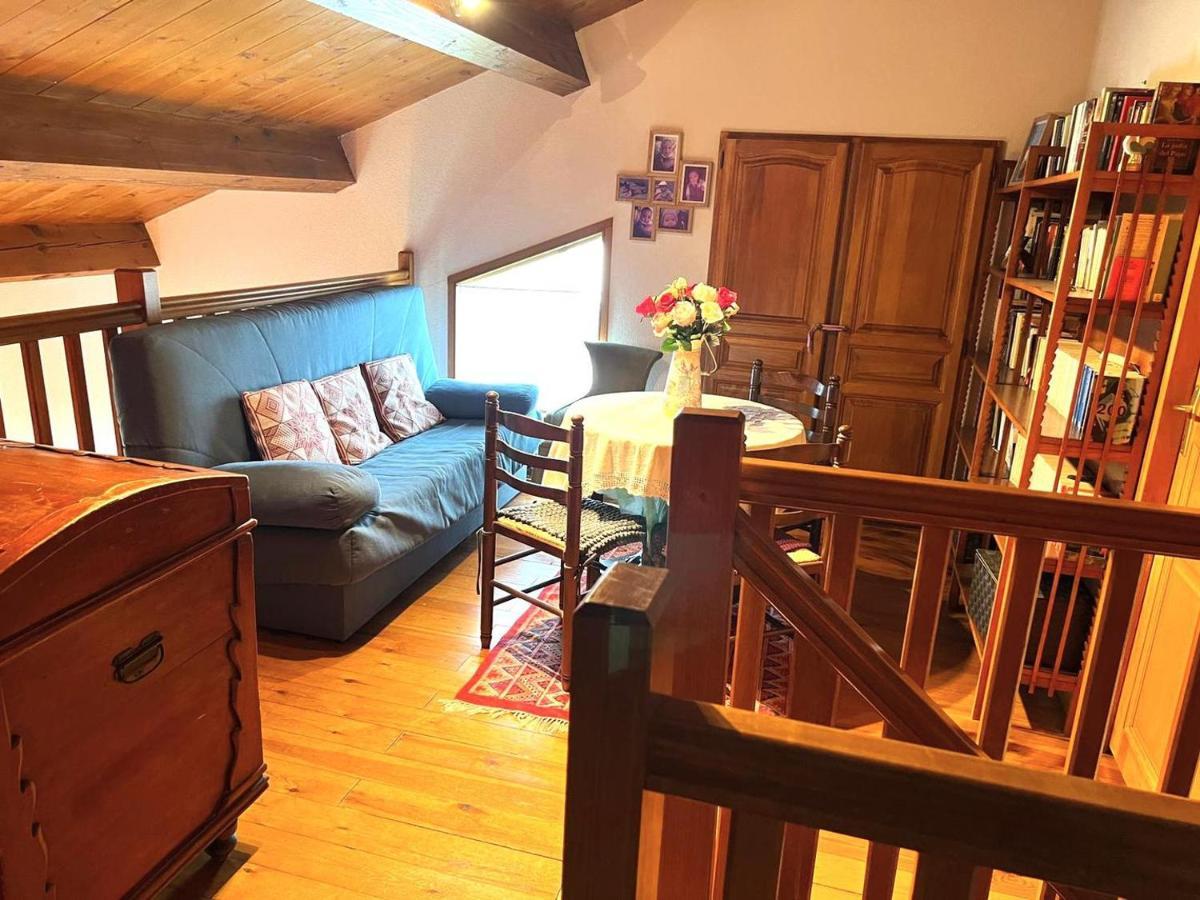 Casa Adosada Para Familias En Santa Leocadia Sainte-Léocadie المظهر الخارجي الصورة